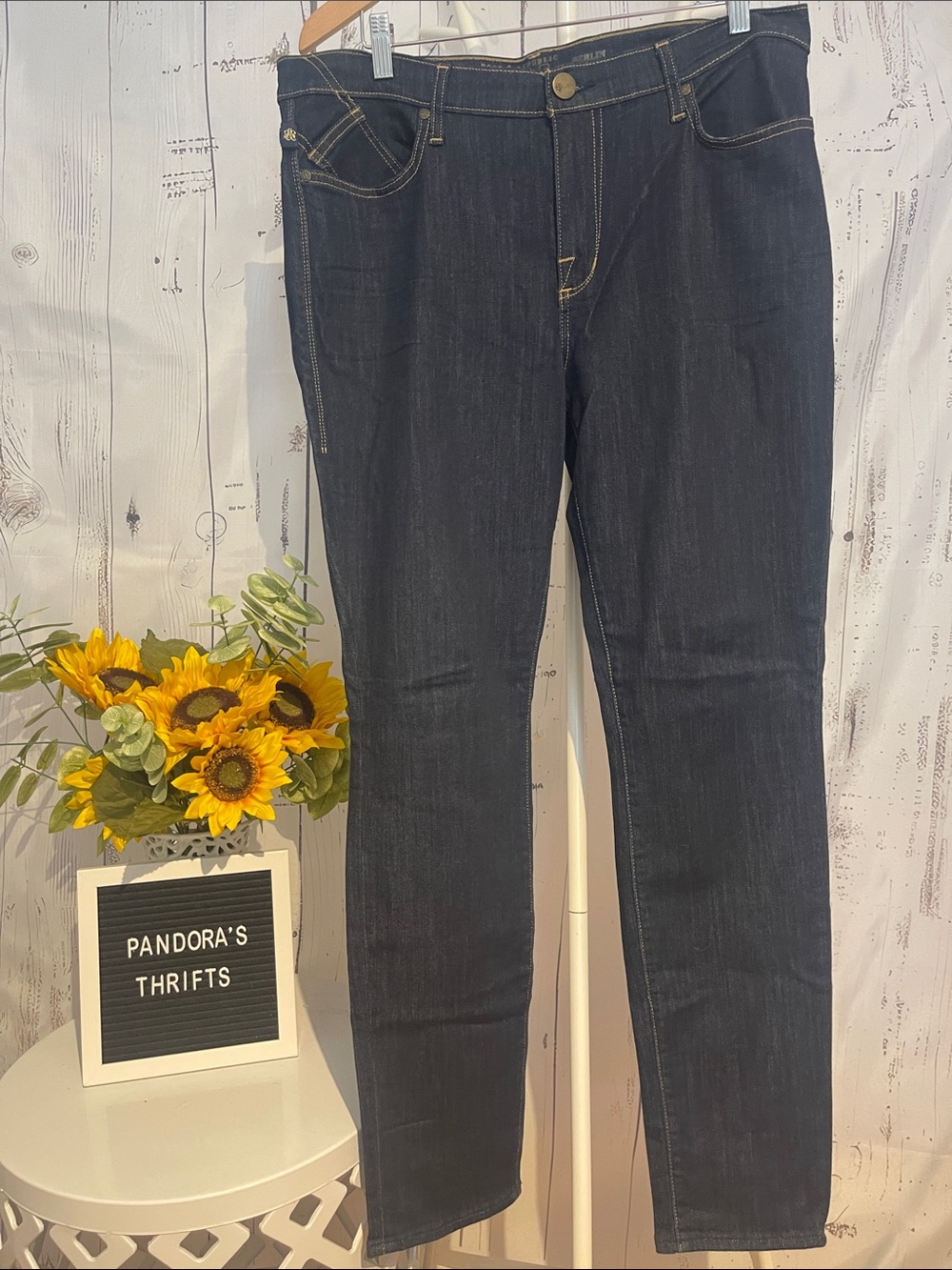Rock & Republic Dark Blue Skinny Jeans Size 16 Preowned
